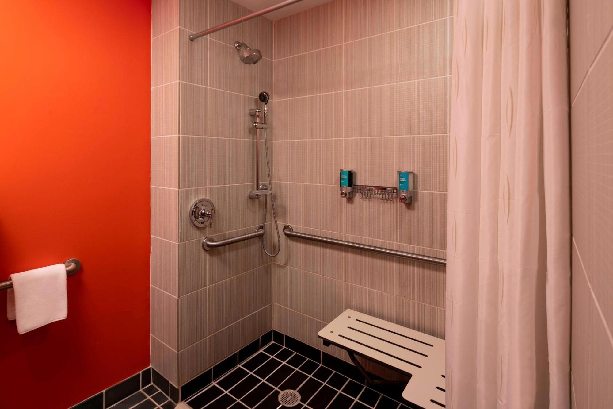 Aloft Birmingham Soho Square Hotel Homewood Bagian luar foto